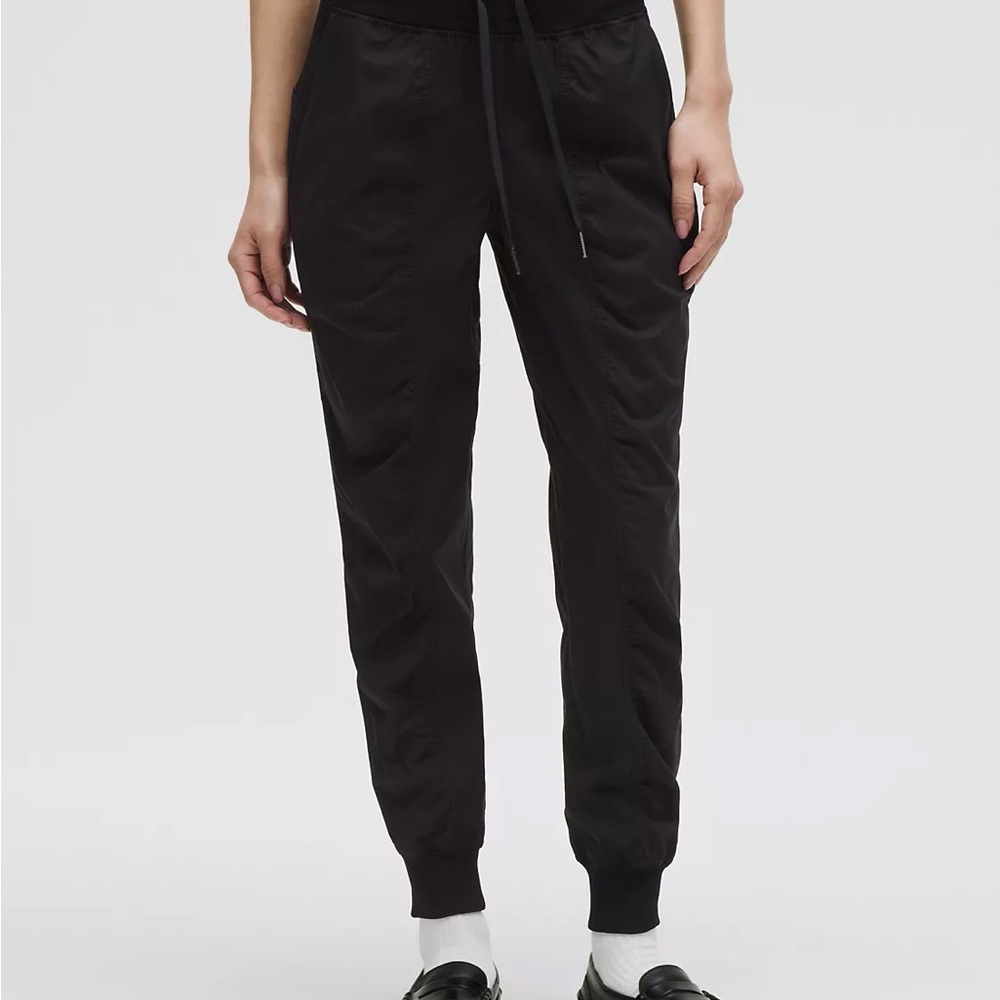 Lululemon black joggers